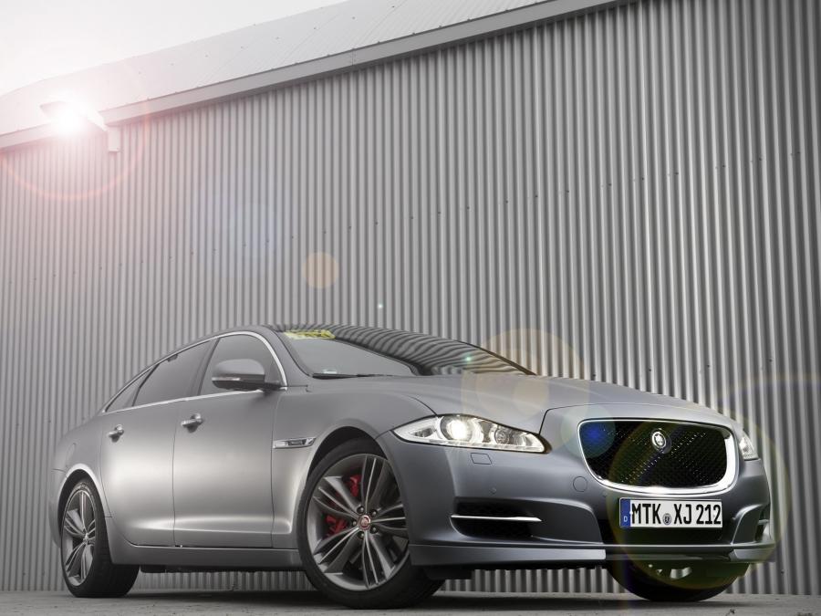  Jaguar XJ SuperSport Nurburgring Taxi 2012 года  (фото 5 из 51)
